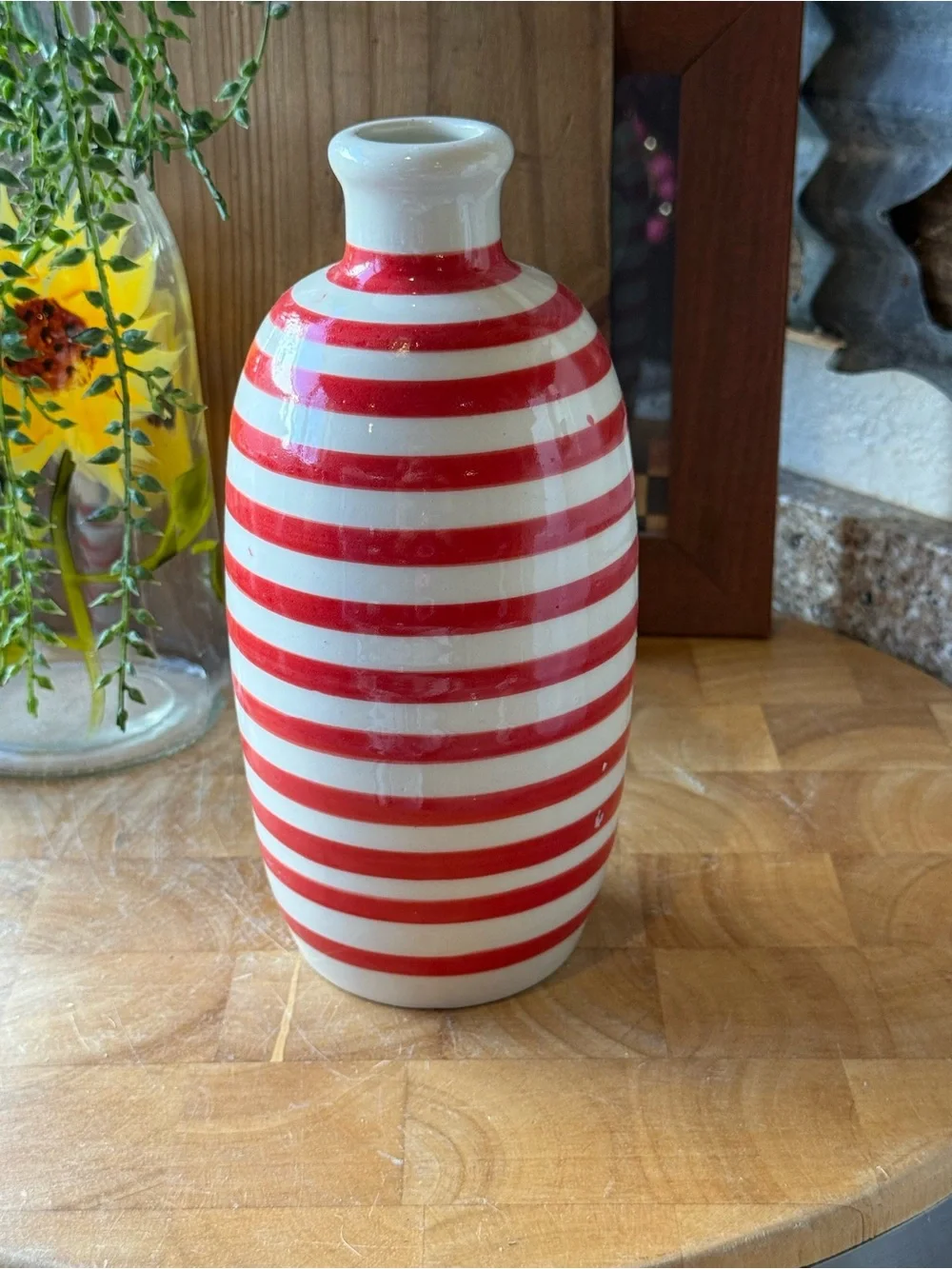 Donegal Parian China Ireland Red & White Striped Bud Vase